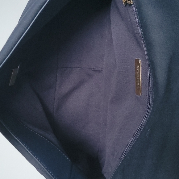 Chanel 19 Large Navy Blue Canvas - Picture 8 of 8